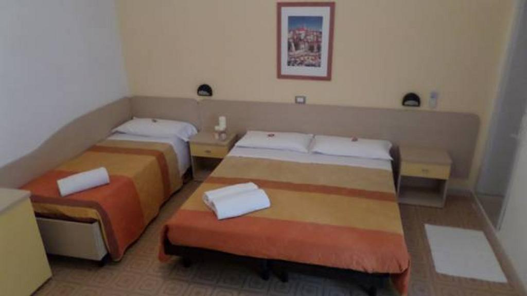 Hotel Sorriso San Mauro Mare Ruang foto