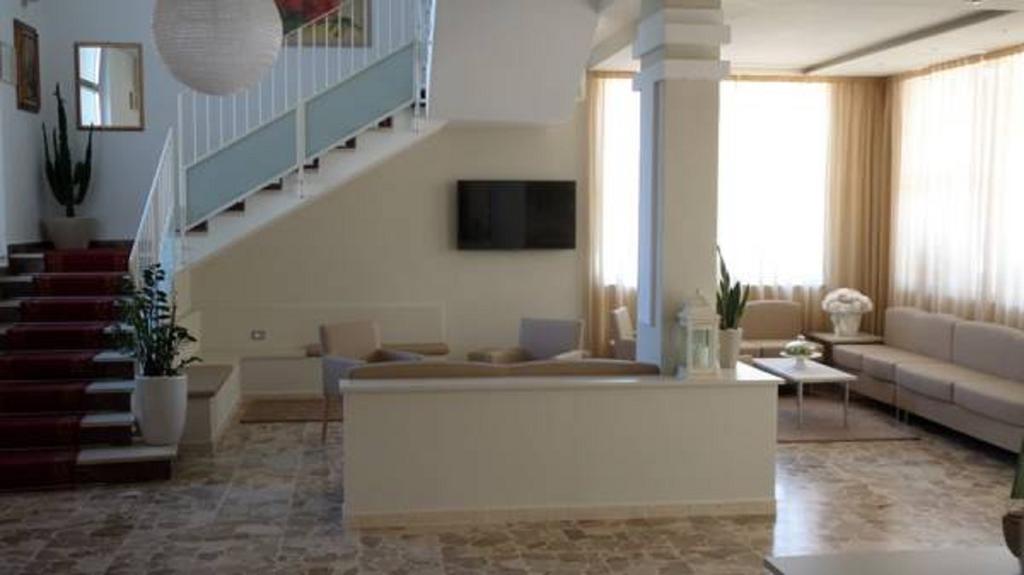 Hotel Sorriso San Mauro Mare Bagian luar foto